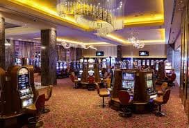 k77 ဂိမ်းလော်ဘီ Live Casino Slots နှင့် Table Games ပြသနေသောမြင်ကွင်း